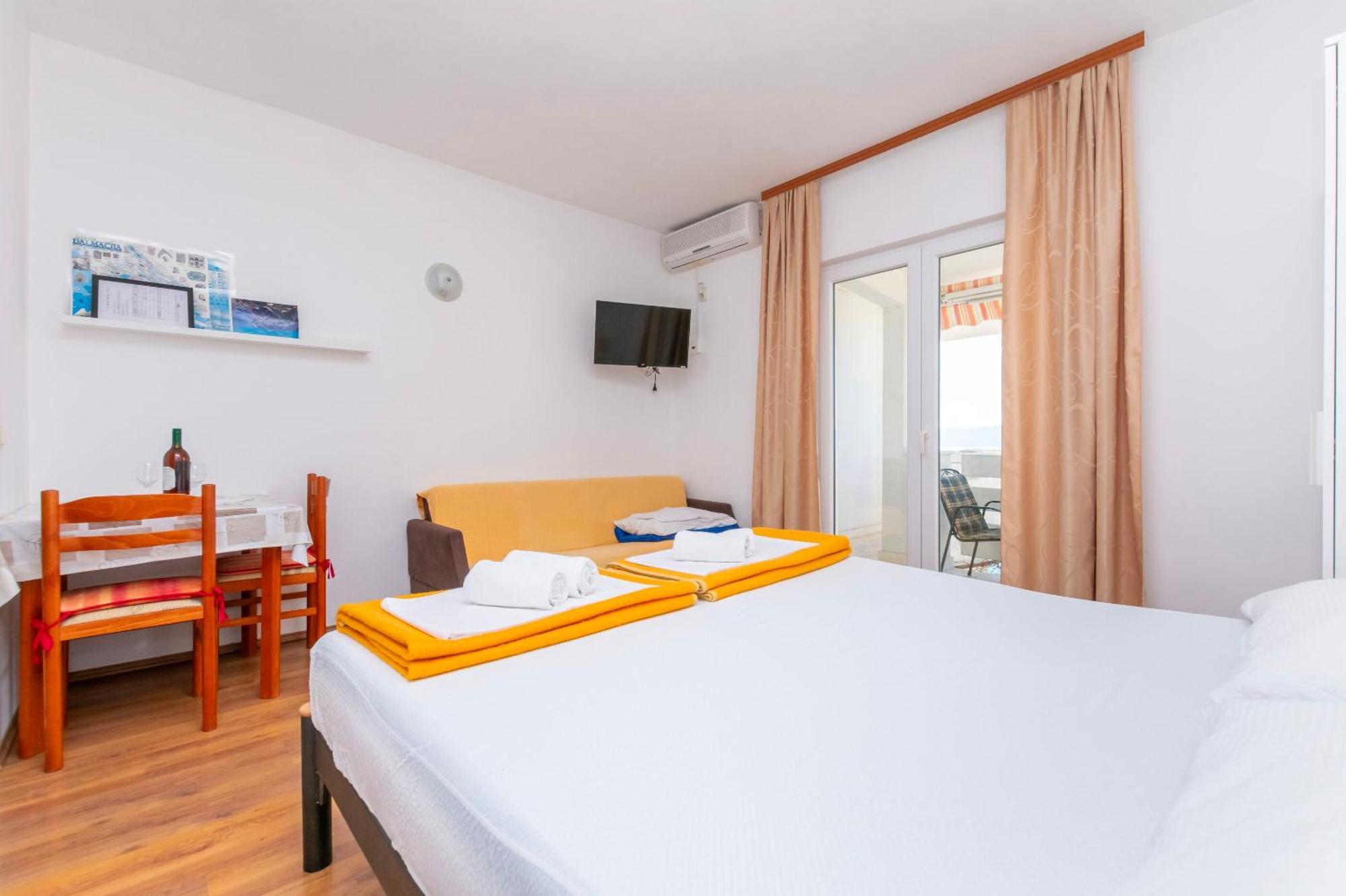 Apartments Ivo - Sea View; Pisak Exterior photo