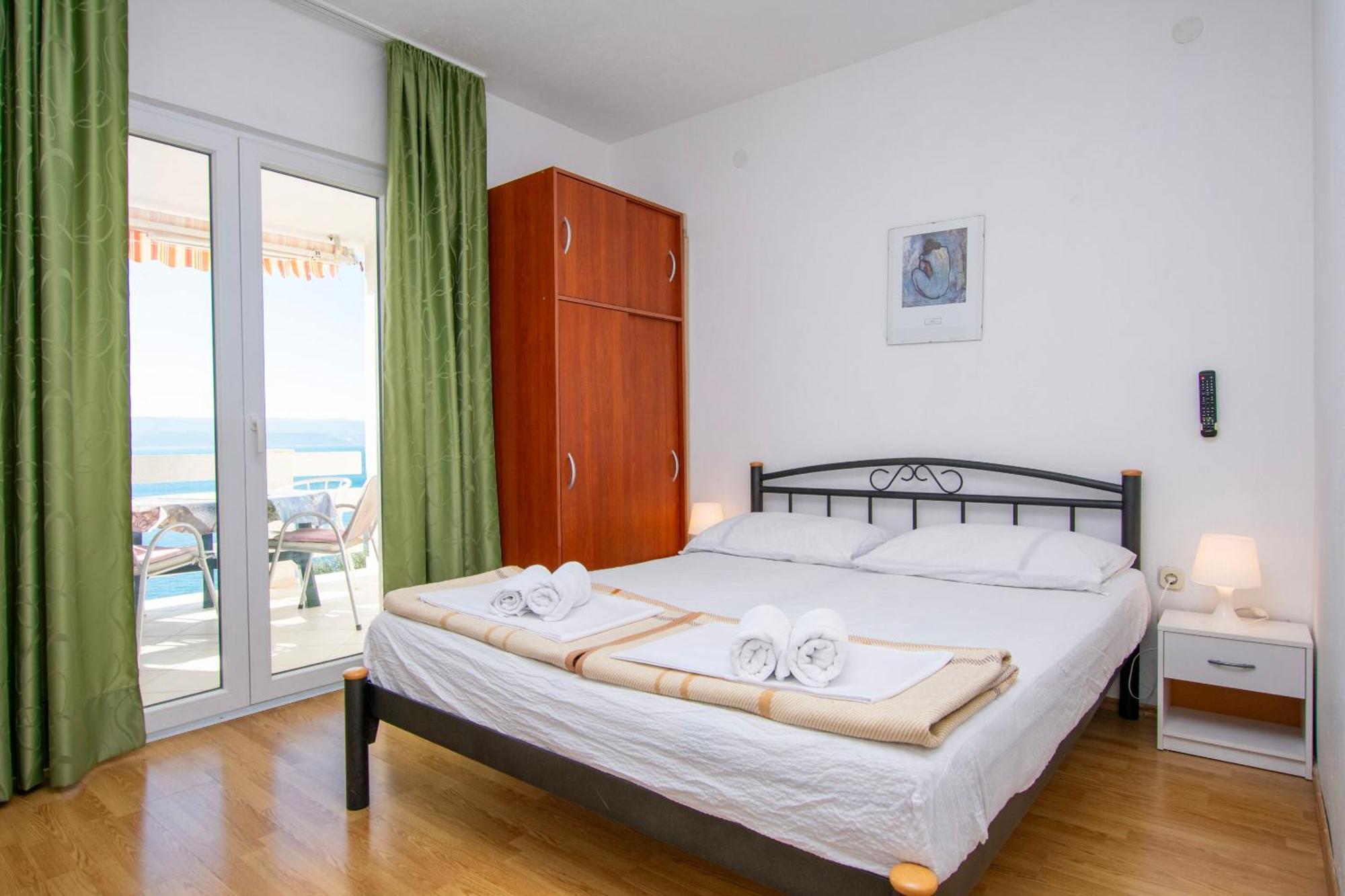 Apartments Ivo - Sea View; Pisak Exterior photo